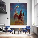 Afbeelding van een kleurrijke nevel in de ruimte, met spectaculaire vormen en heldere sterren, ideaal voor wetenschappelijke decoratie.