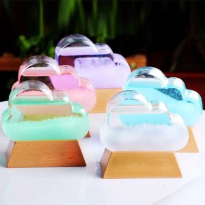 Gekleurde zeepwolk in de vorm van een wolk, perfect voor wetenschappelijke decoratie of als verzamelobject.
